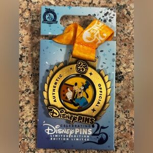 Goofy Hidden Disney 25th Pin Trading Medal Series LE4000 Spinner Pin 2025 New
